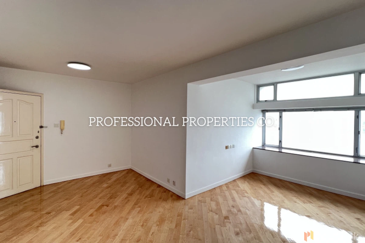 Elizabeth House - Photo 1
