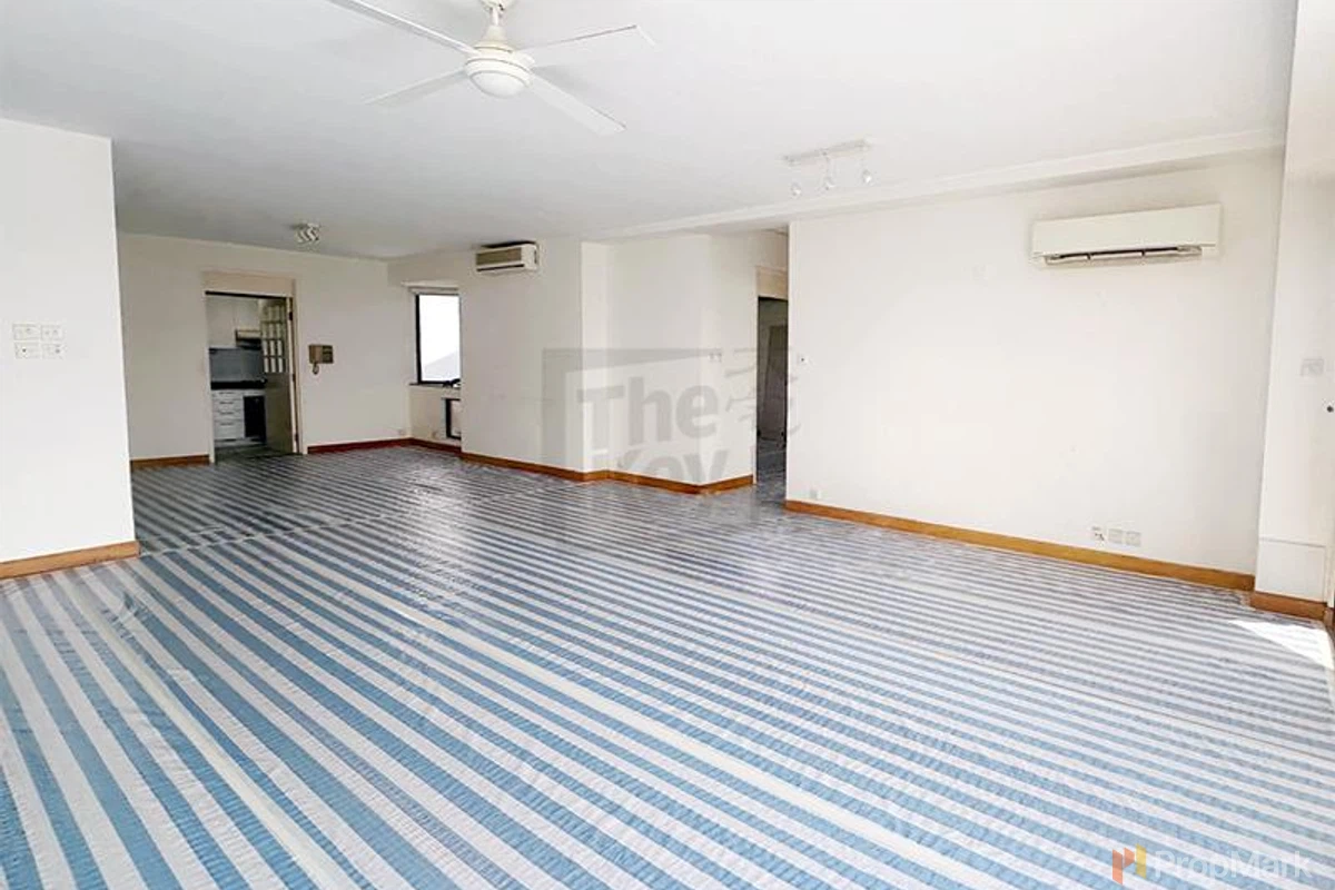 South Bay Towers - Photo 3