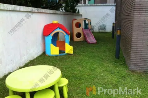 Stanford Villa - Photo 2