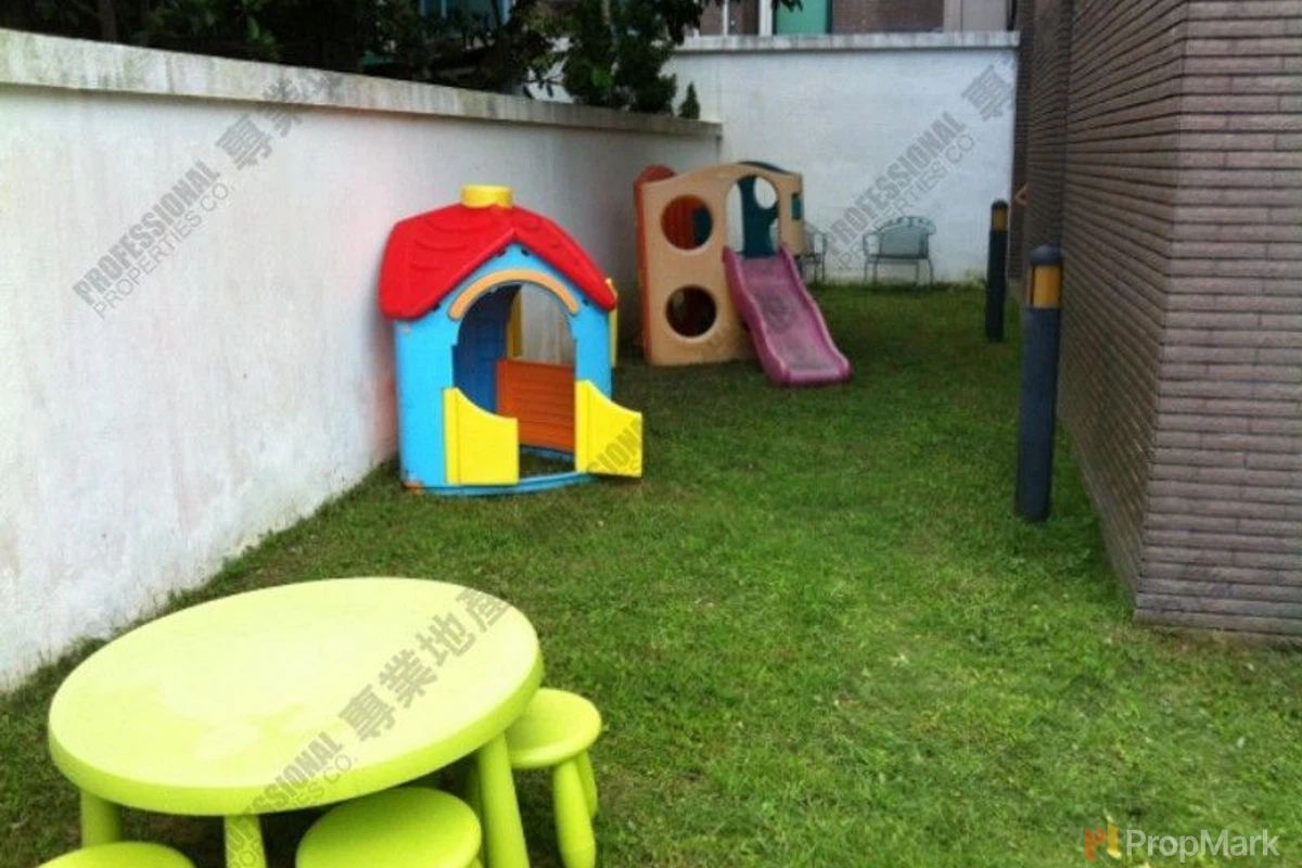 Stanford Villa - Photo 2