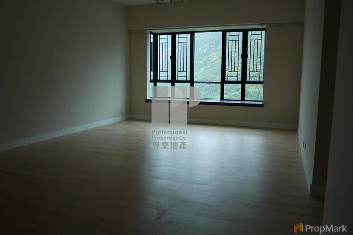 Imperial Court - Photo 4