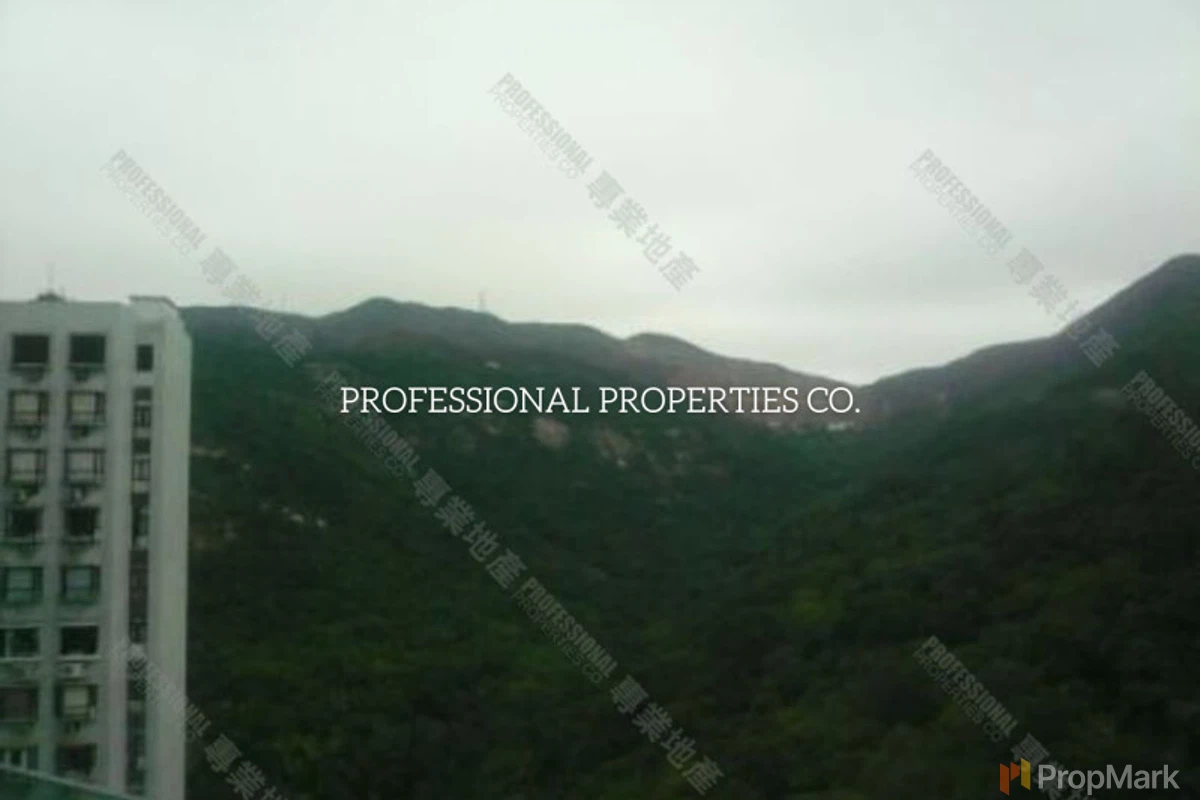 The Legend - Photo 2