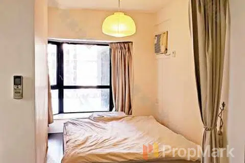 Lilian Court - Photo 2