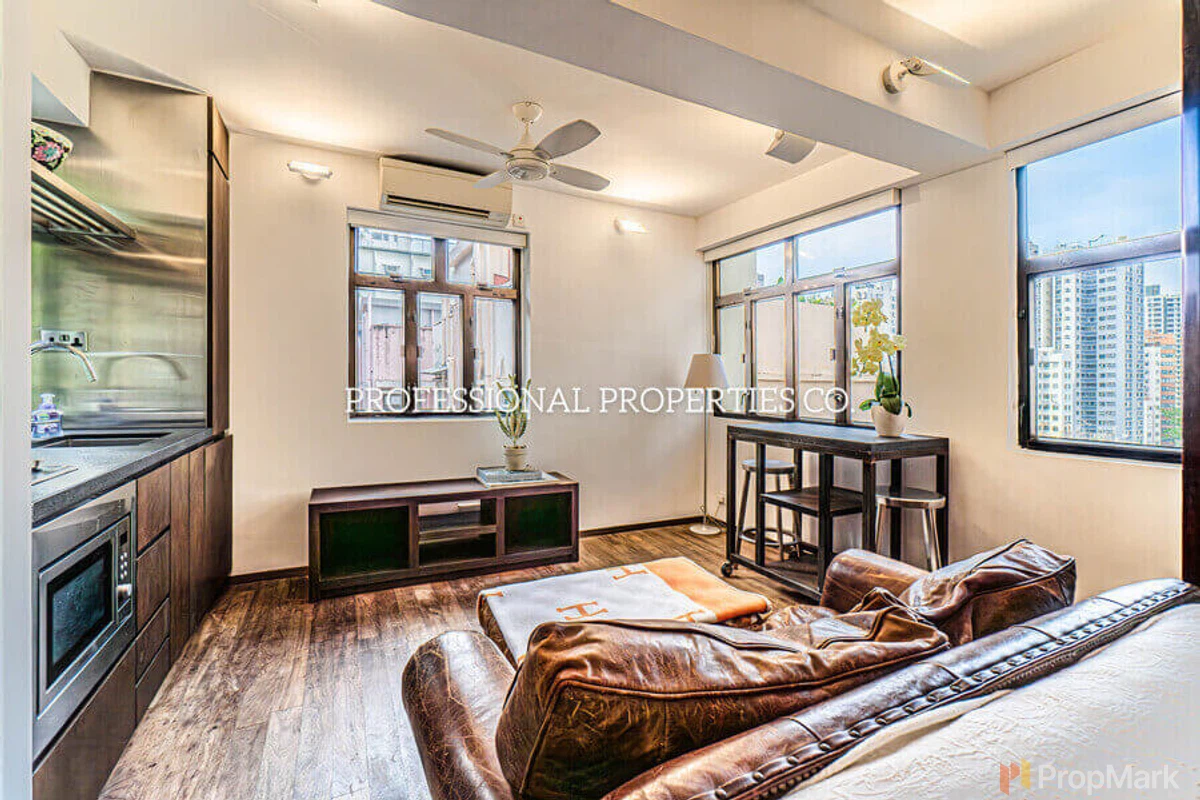 Silver Jubilee Mansion - Photo 3