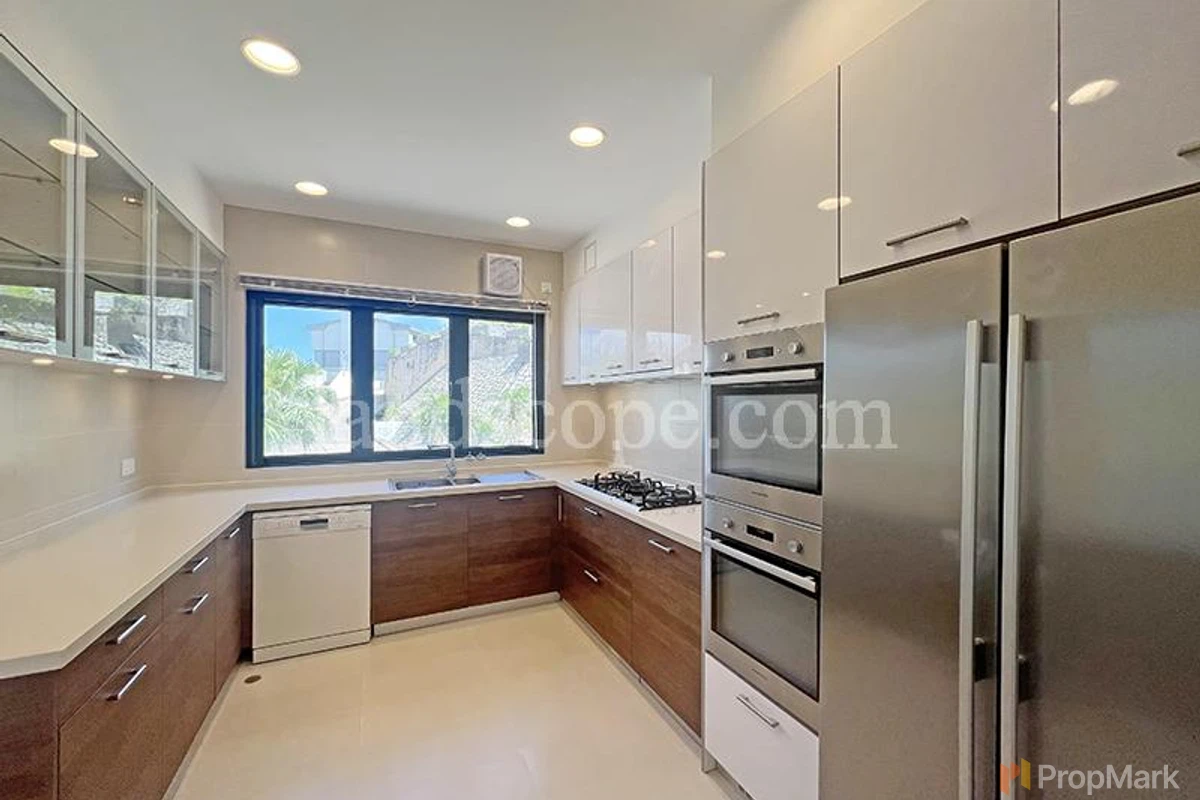 Undercliff - Photo 13