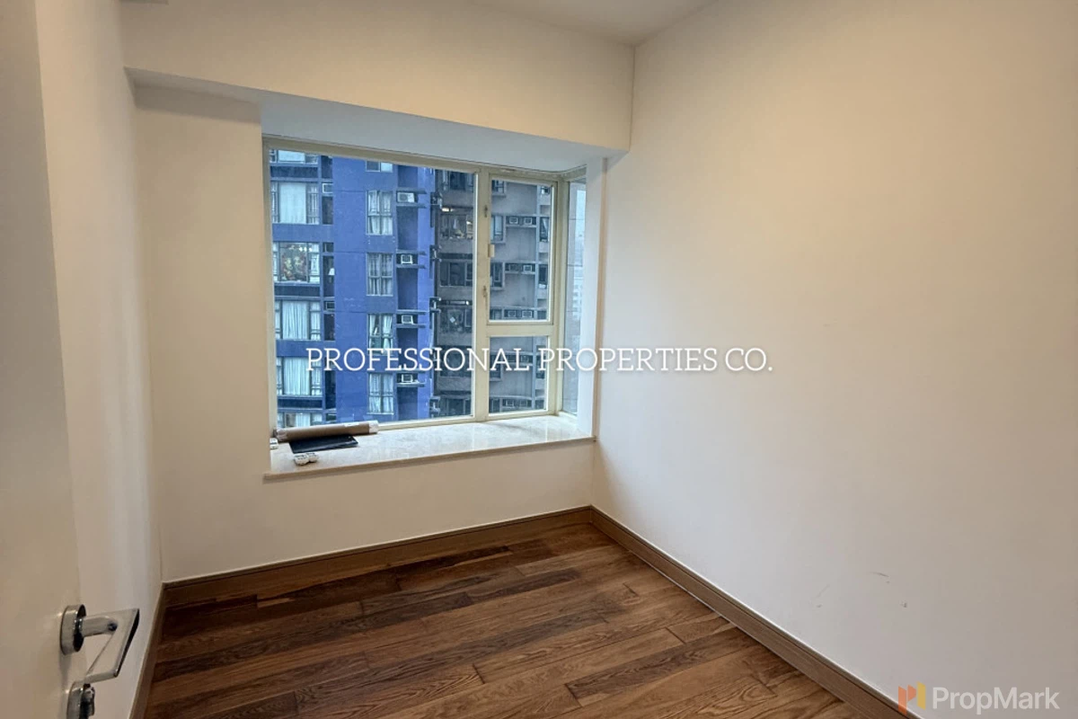 CentreStage - Photo 2