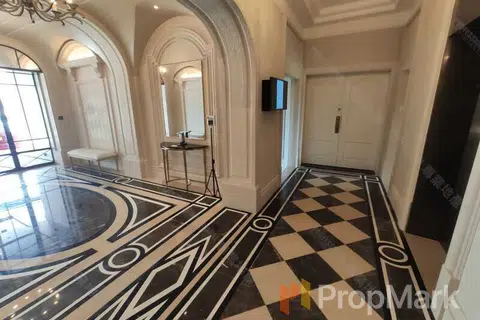 La Hacienda - Photo 4