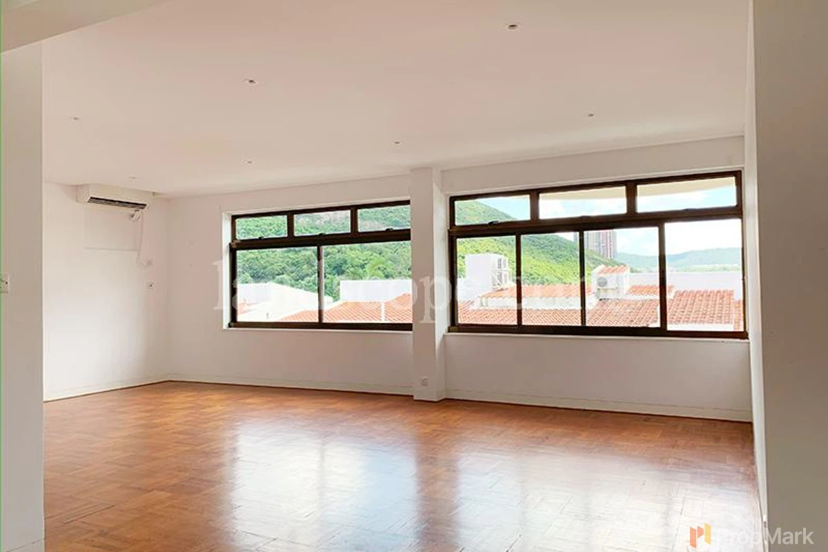 Stanley Knoll - Photo 1