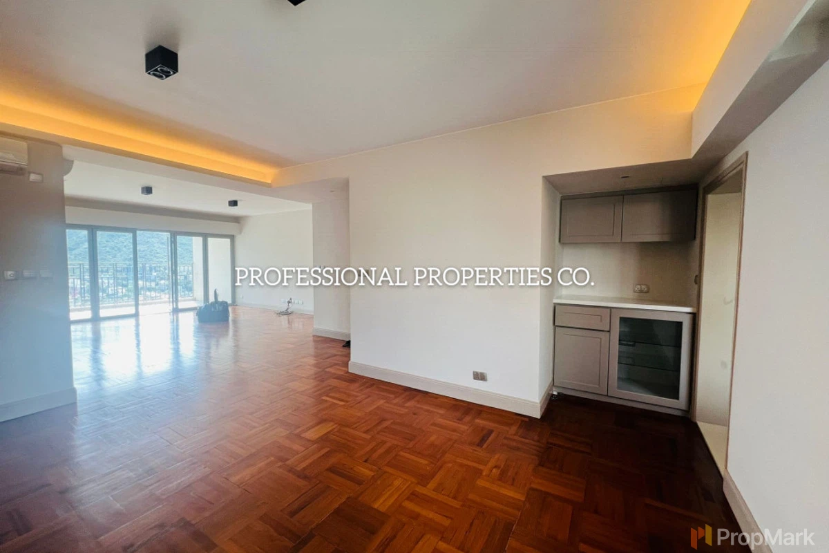 Repulse Bay Garden - Photo 1