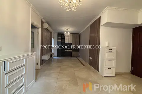 Royal Court - Photo 1