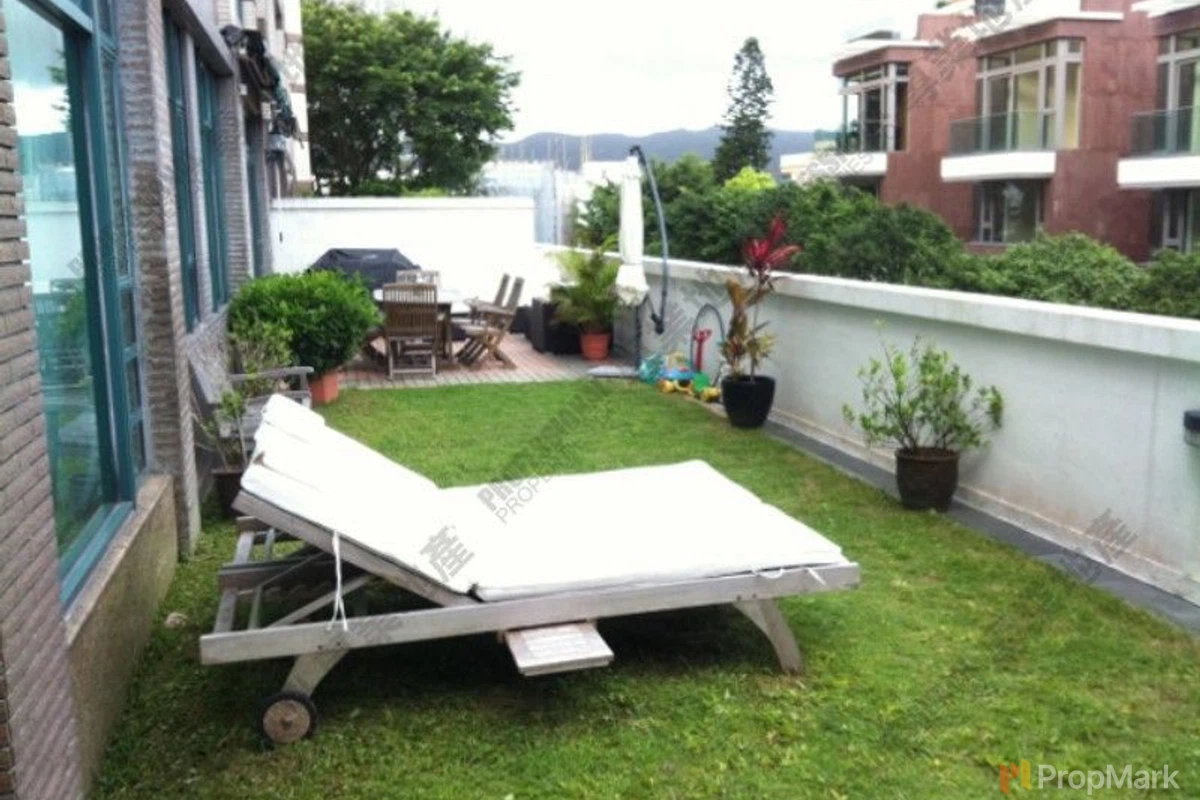 Stanford Villa - Photo 1