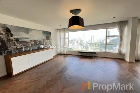 Leon Court - Photo 4