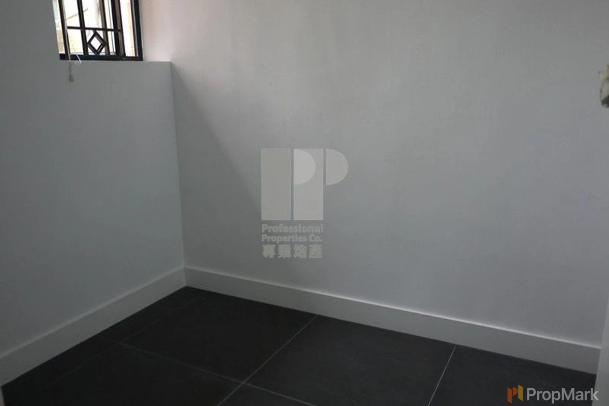 Imperial Court - Photo 14