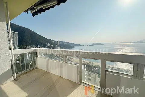 Repulse Bay Towers - Photo