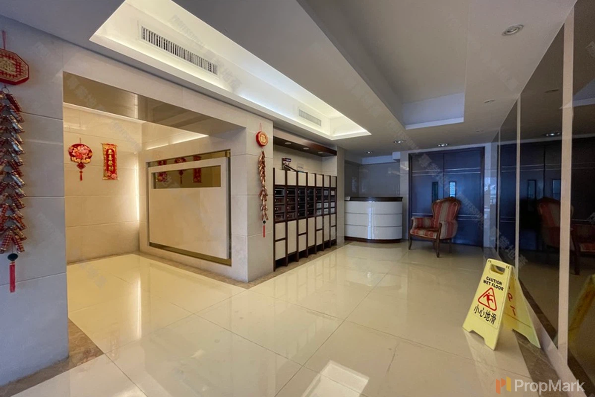 Sakura Court - Photo 3