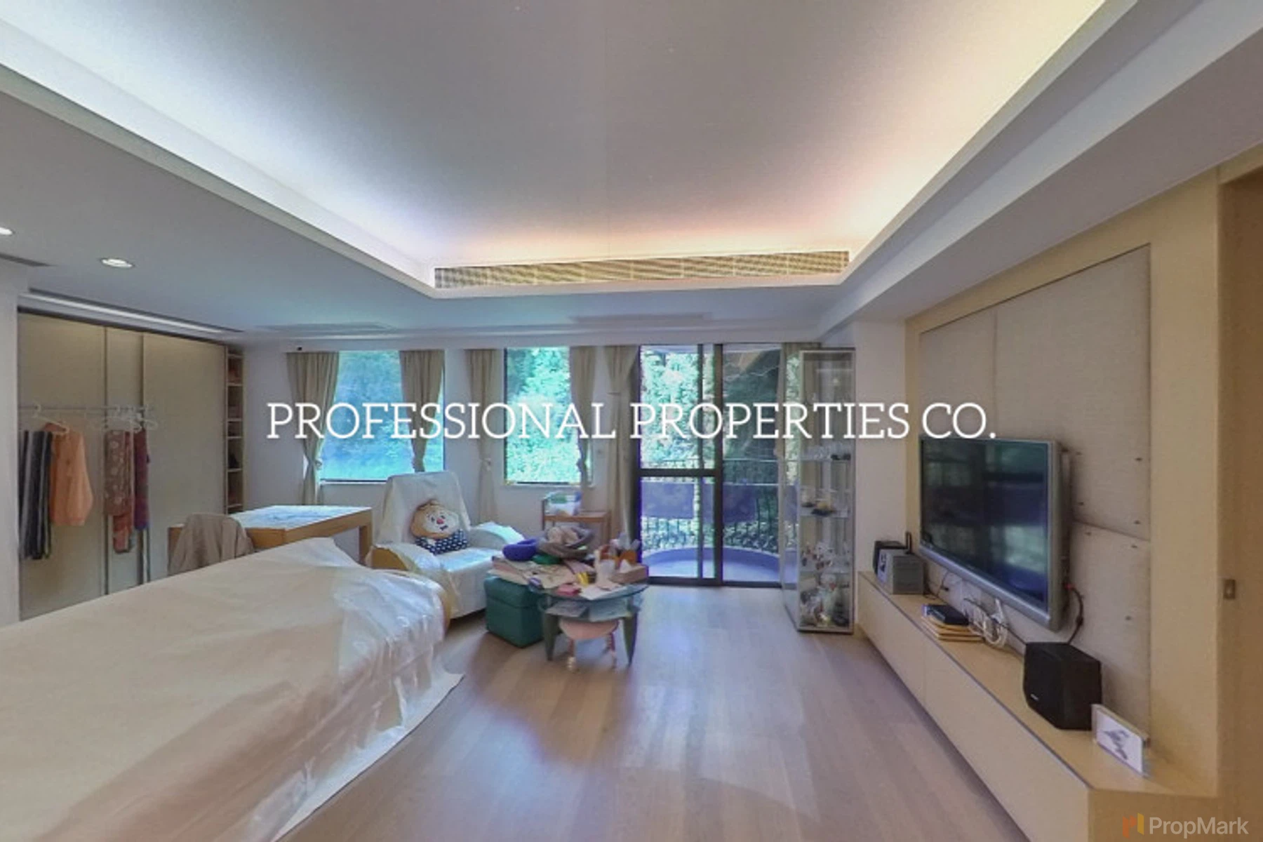 San Francisco Towers - Photo 2