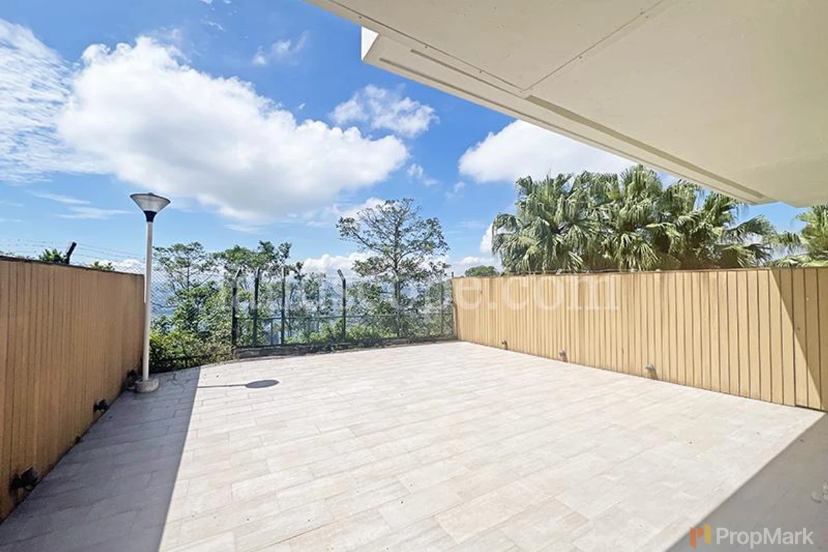 Undercliff - Photo 2