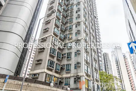 Windsor Court - Photo 1