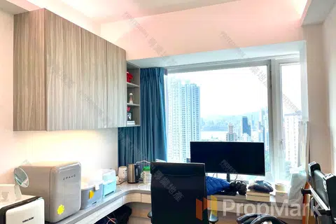 The Legend - Photo 4