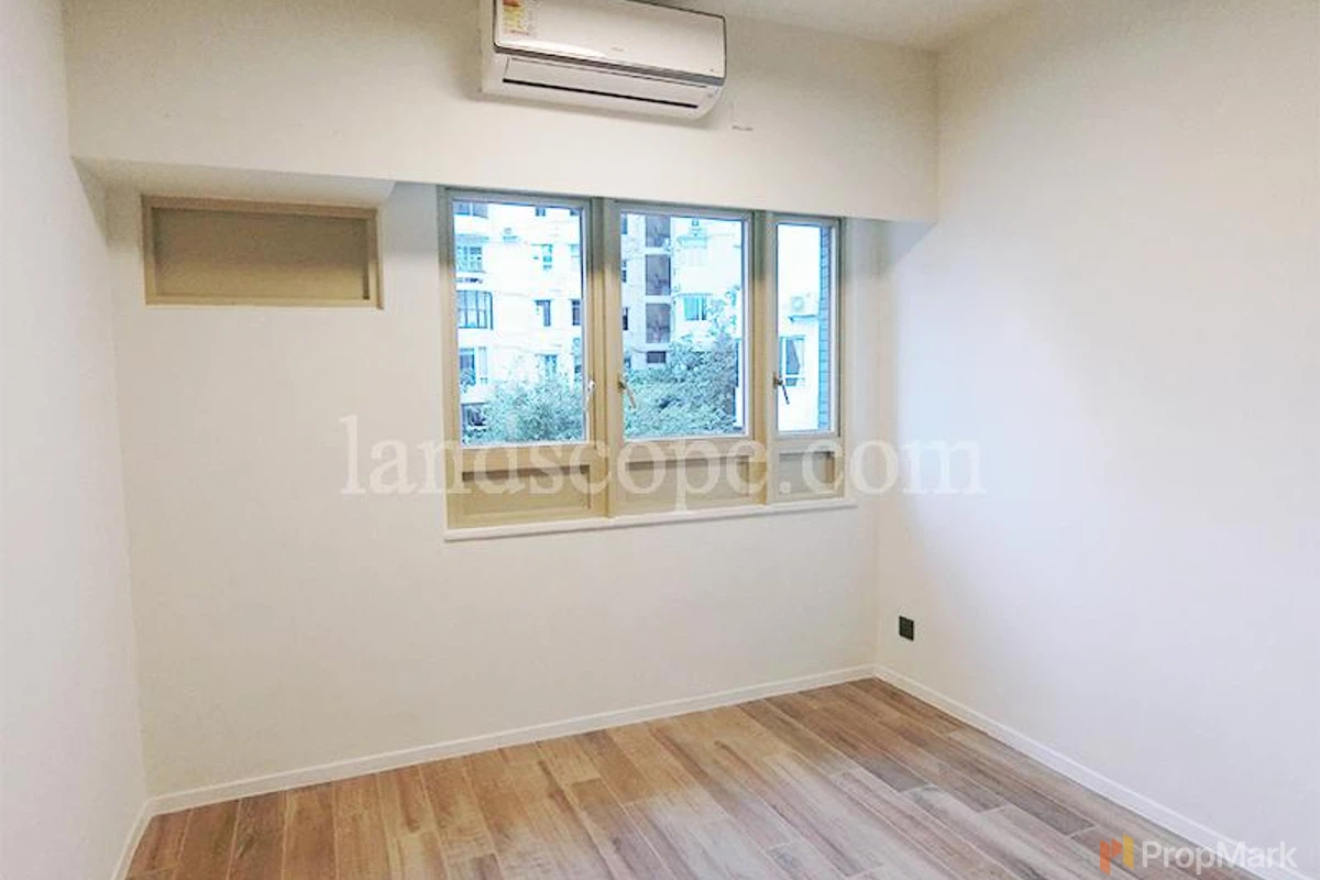 St. Joan Court - Photo 3