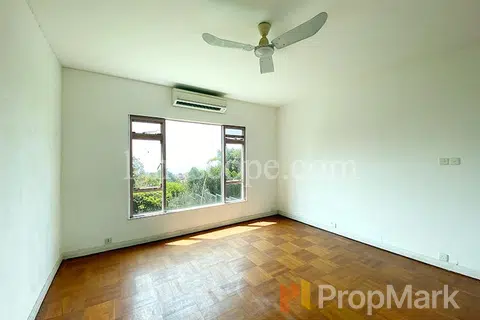 Strawberry Hill - Photo 4