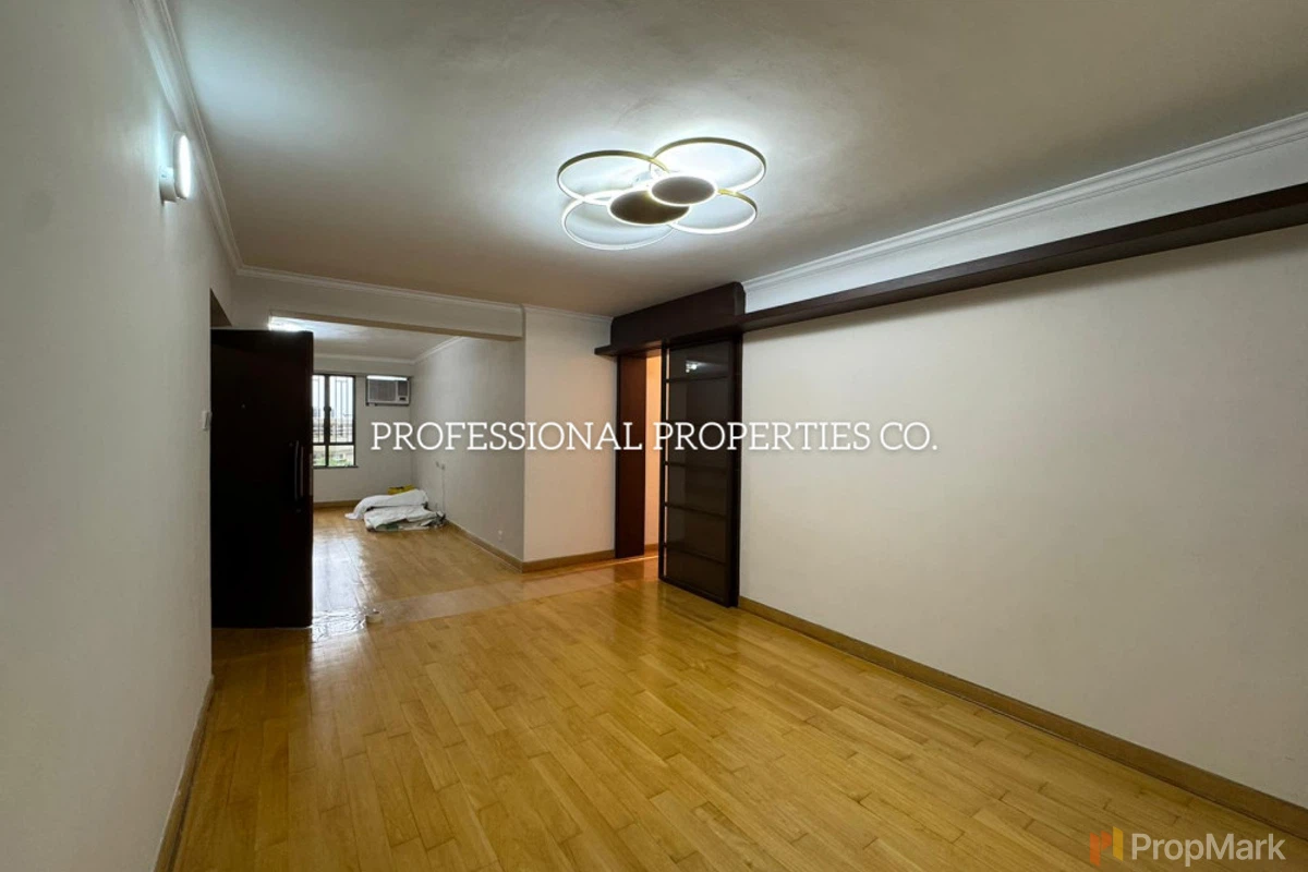 Wilshire Towers - Photo 3