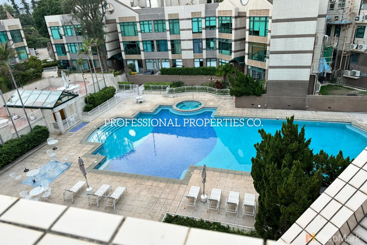 Stanford Villa - Photo 2