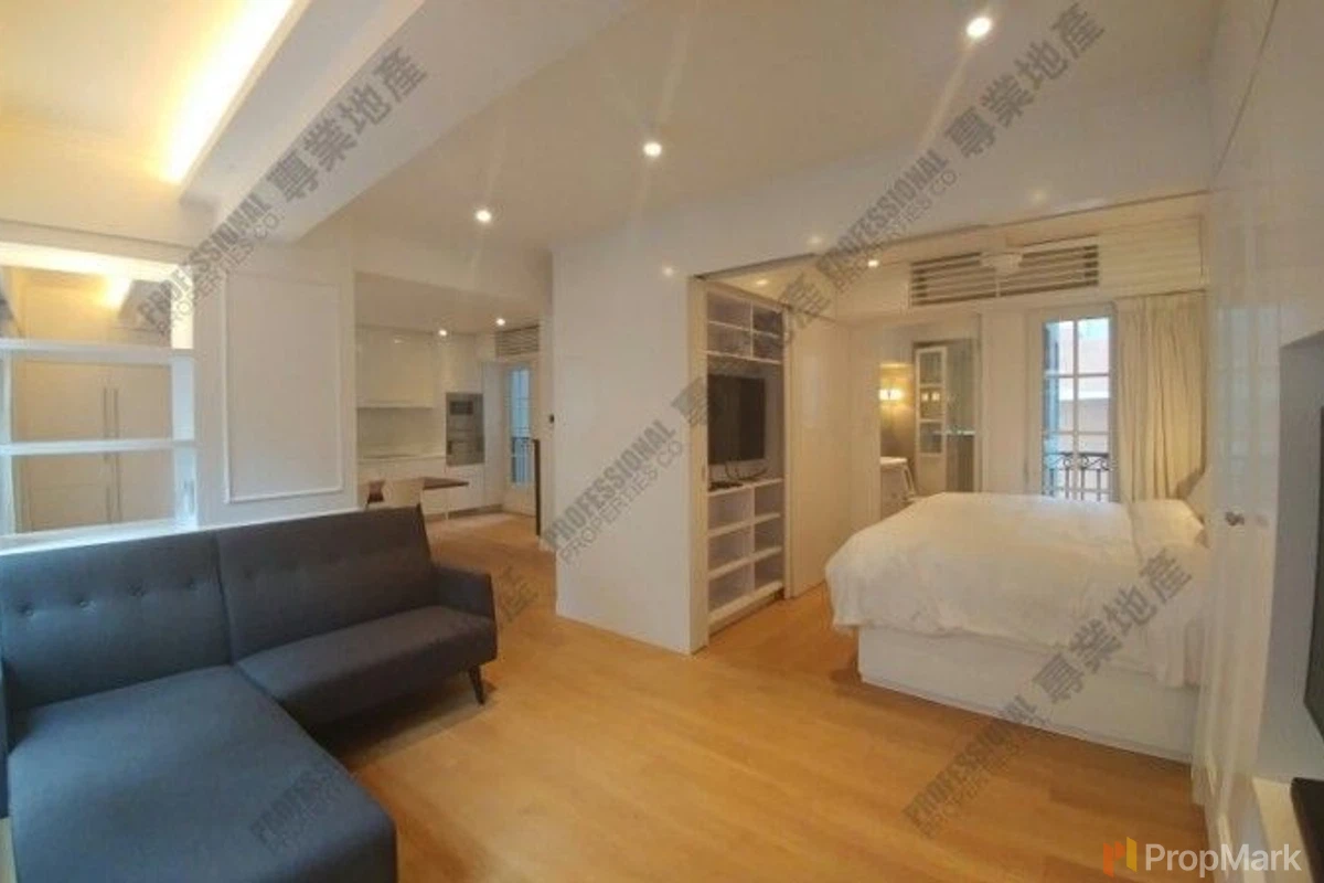 61-63 Hollywood Road - Photo 2