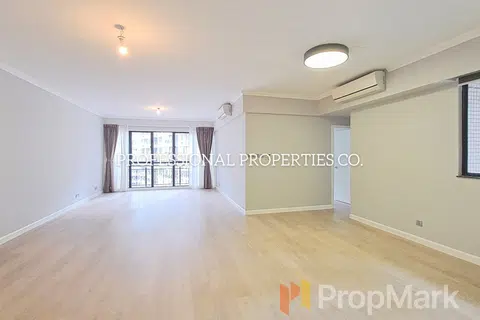 Clovelly Court - Photo 2