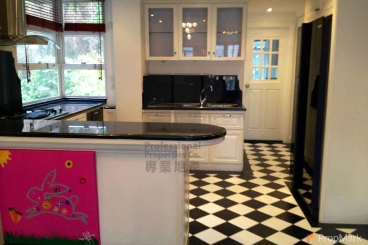 Ewan Court - Photo 1