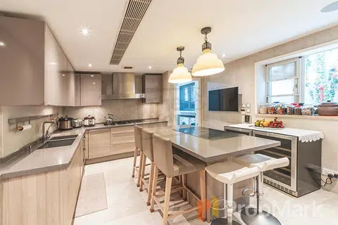 Guildford Court - Photo 4