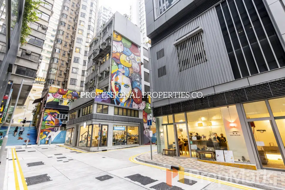 One Artlane - Photo 1