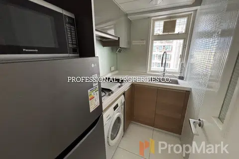 CentreStage - Photo 3