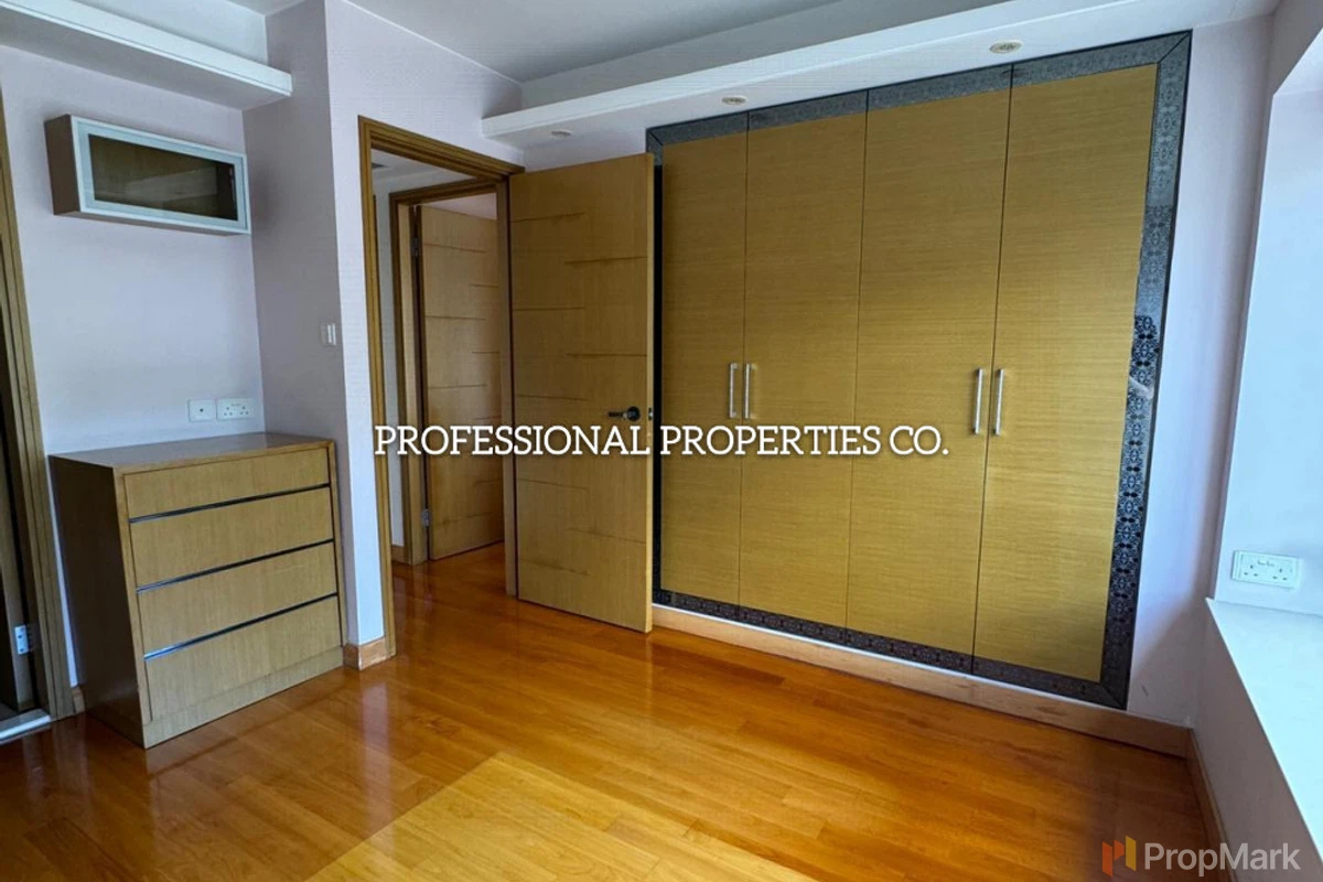 Park Towers - Photo 11