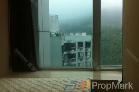 The Legend - Photo 2