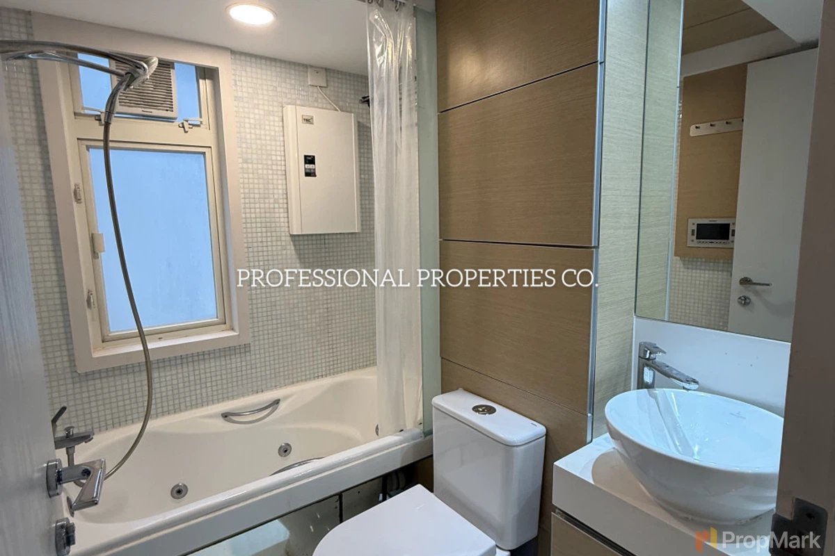 CentreStage - Photo 3