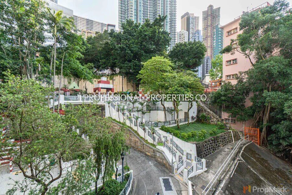 Silver Jubilee Mansion - Photo 6