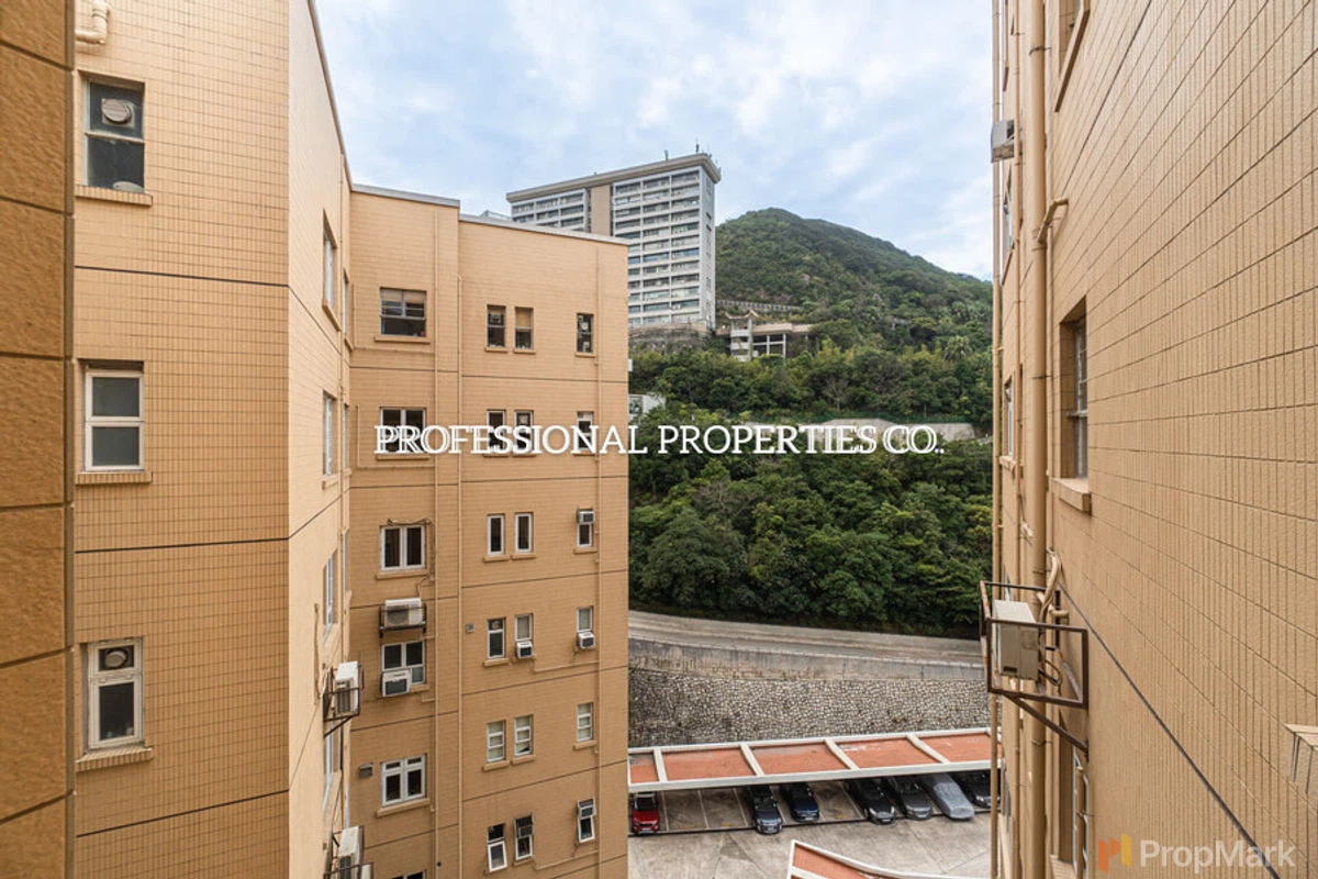 La Hacienda - Photo 26