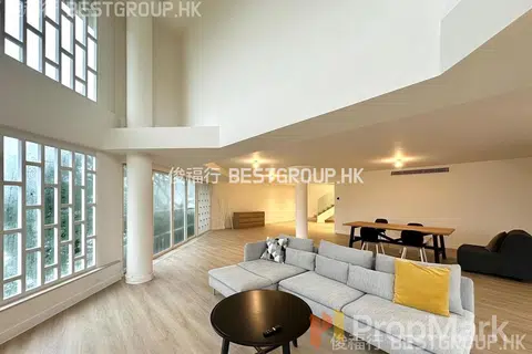 Henredon Court - Photo