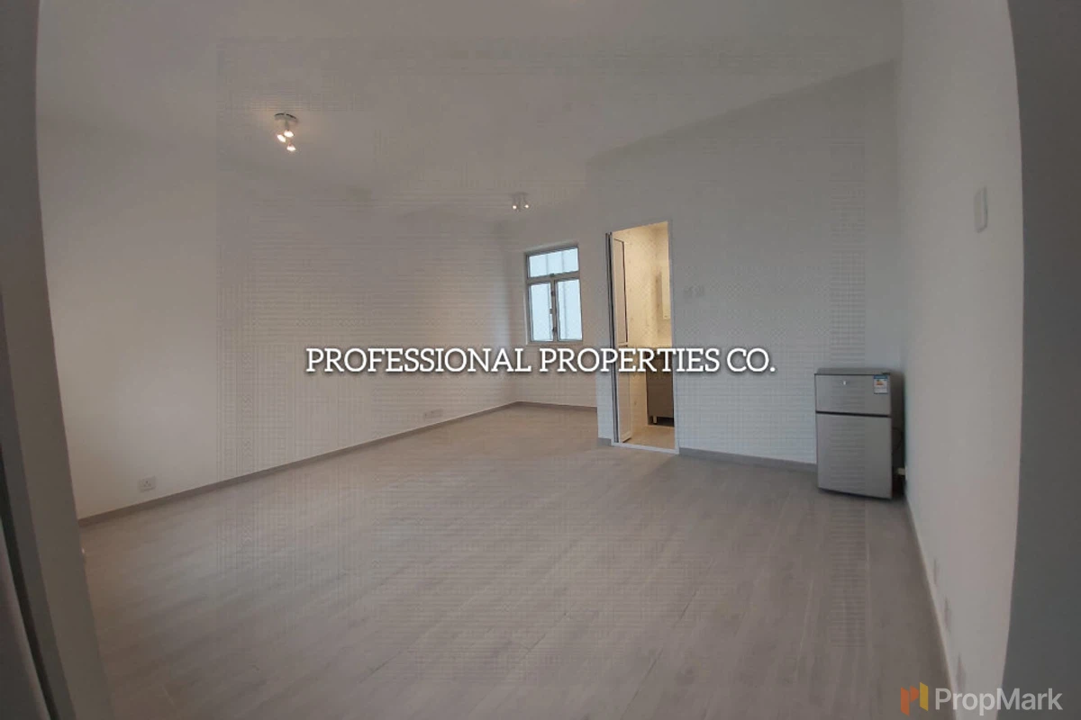 Kingearn Building - Photo 2