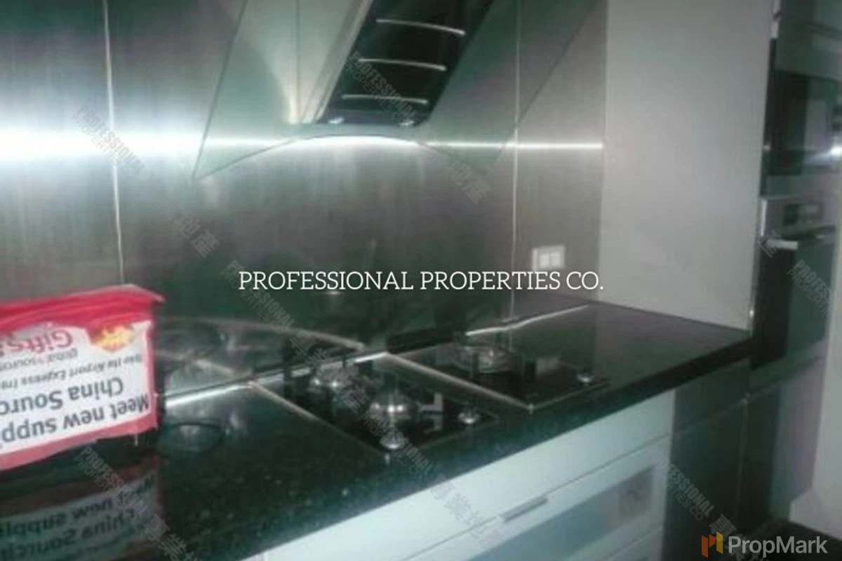 The Legend - Photo 8