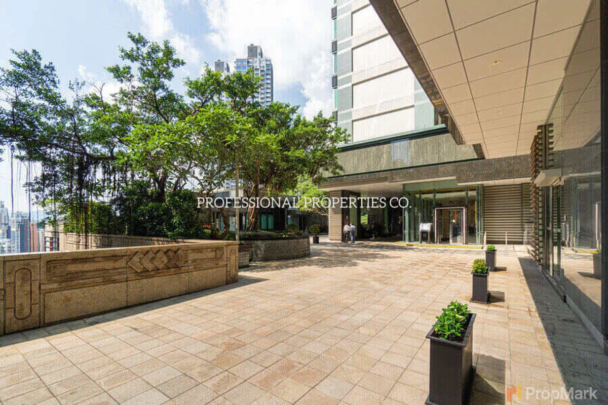 The Legend - Photo 16