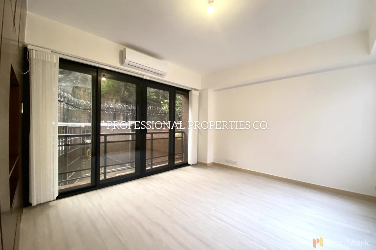 The Somerset - Photo 10