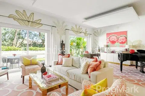 Grosse Pointe Villa - Photo 2