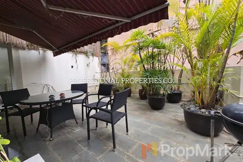 Silver Jubilee Mansion - Photo