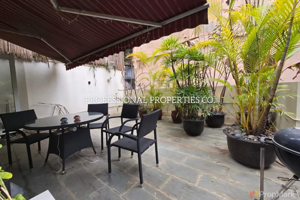 Silver Jubilee Mansion - Photo 1