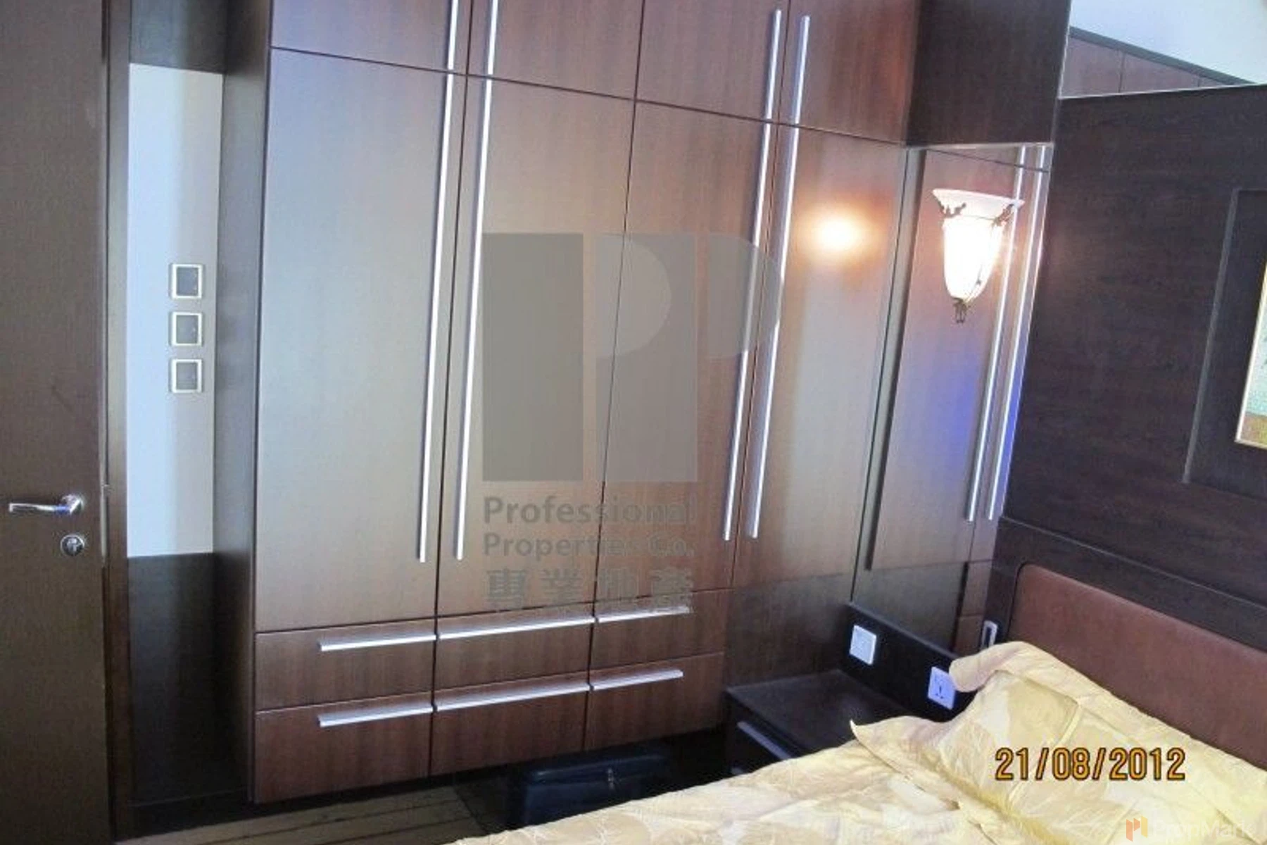 J Residence - Photo 5