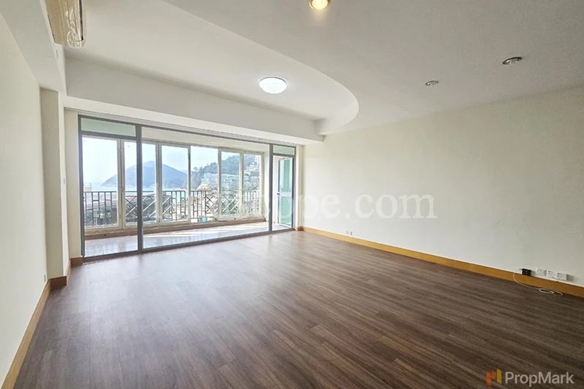 Riviera Apartments - Photo 1