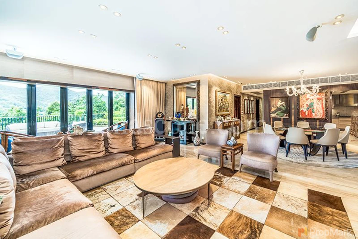 Guildford Court - Photo 2