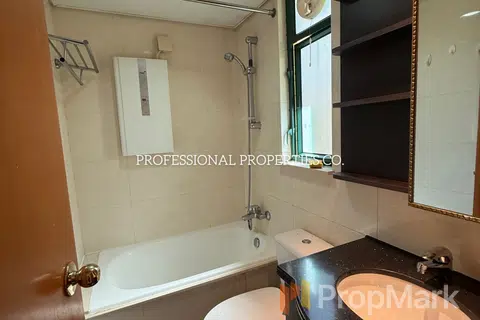 Medal Court - Photo 5